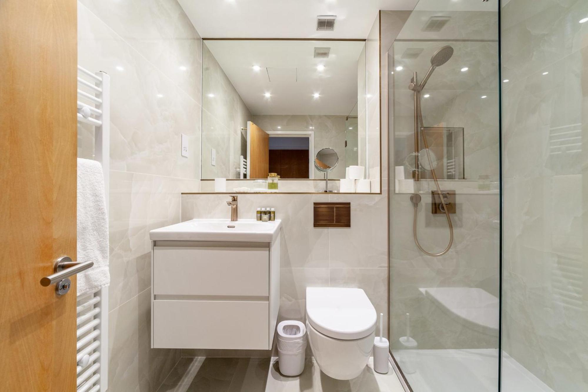 A Stylish Newly Refurbished Flat With Access Appartamento