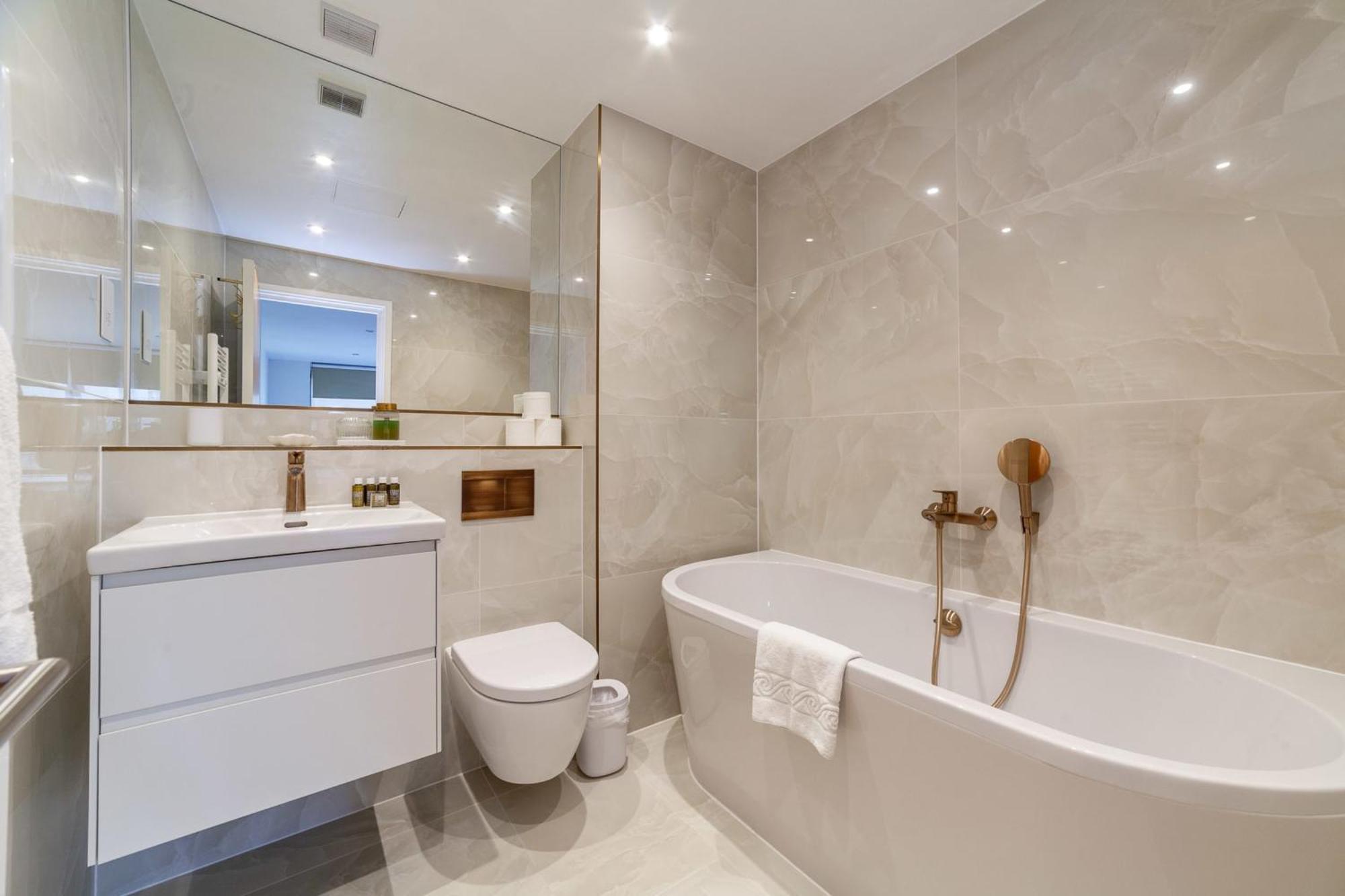 A Stylish Newly Refurbished Flat With Access Appartamento
