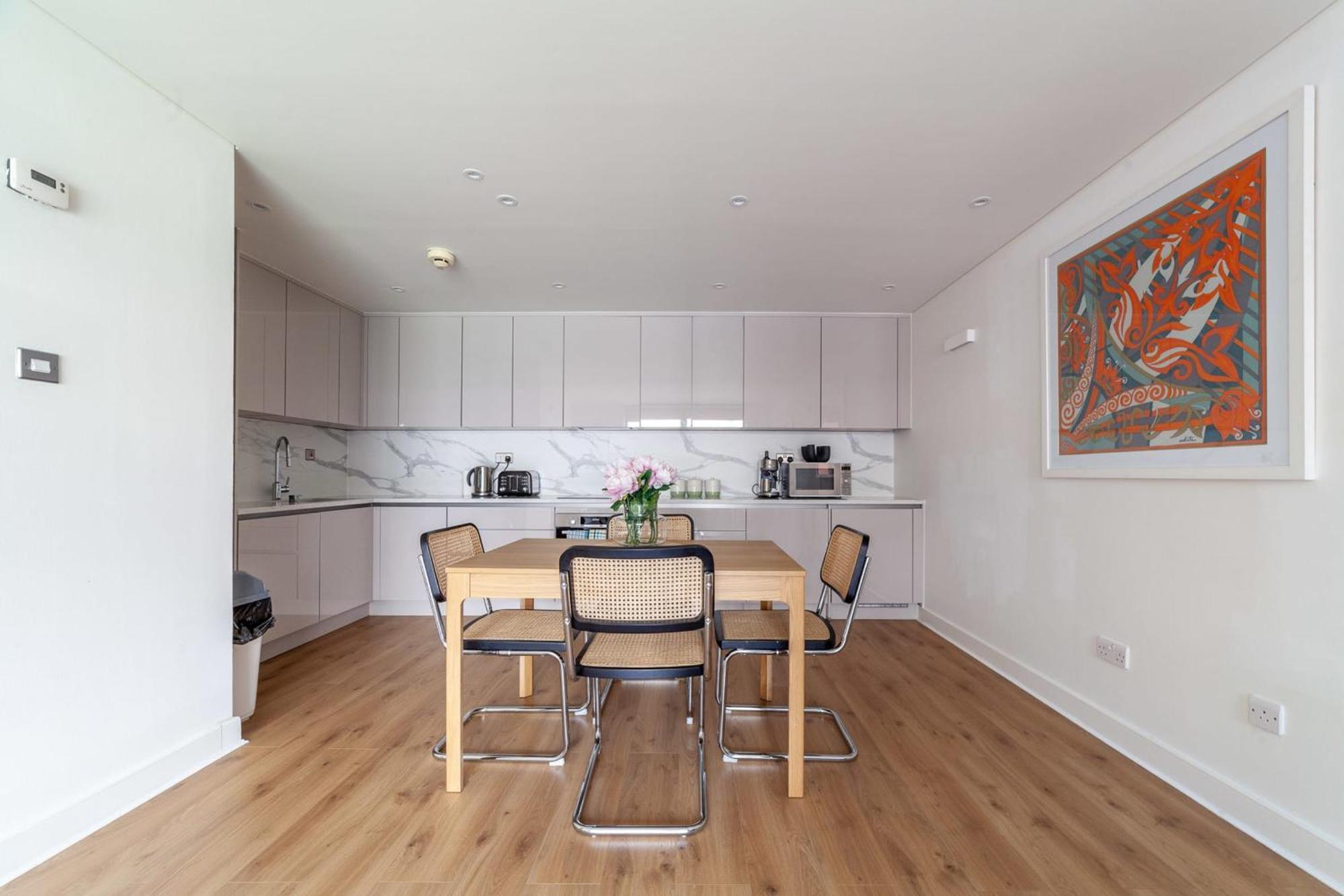 Appartamento A Stylish Newly Refurbished Flat With Access *