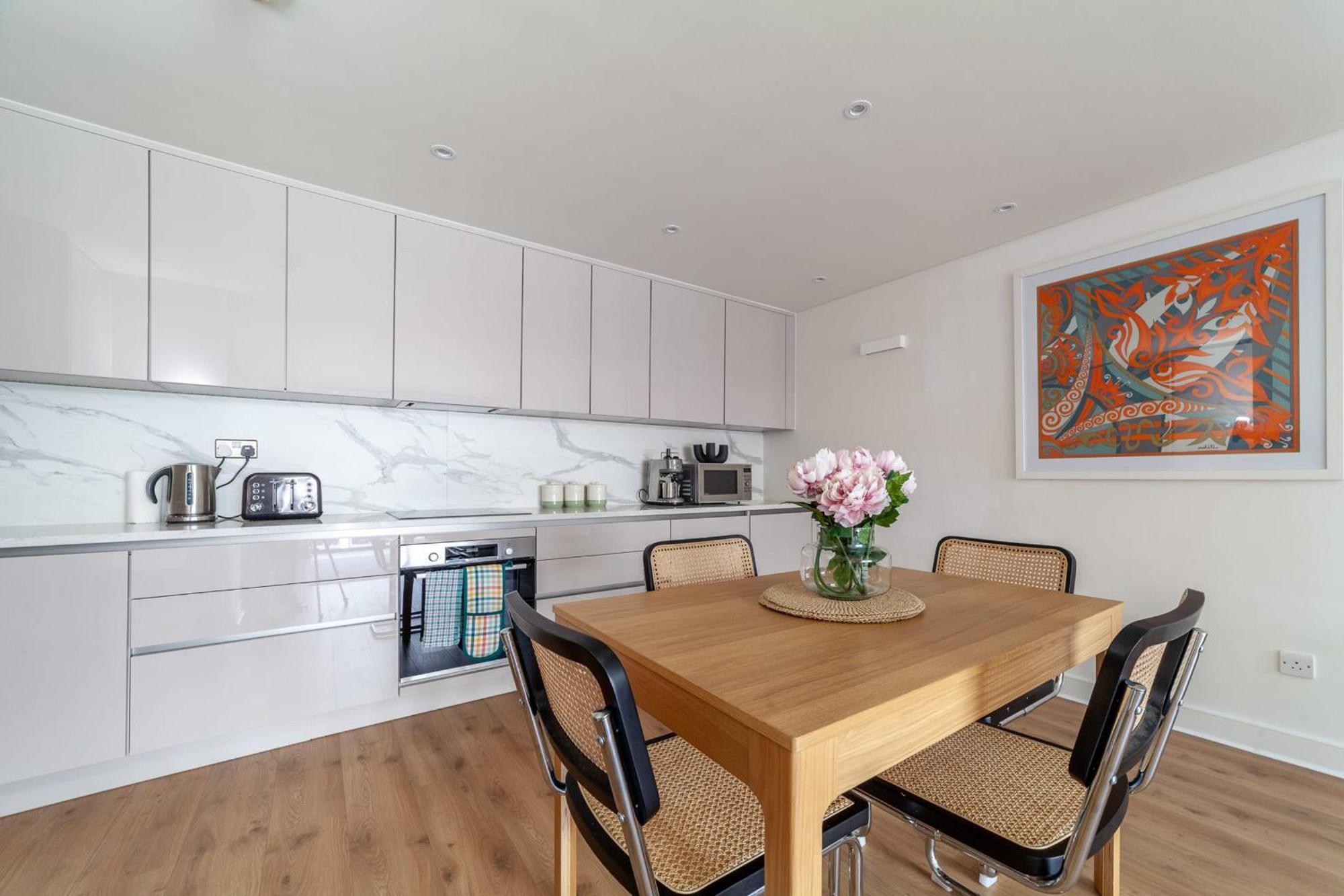 A Stylish Newly Refurbished Flat With Access Appartamento *